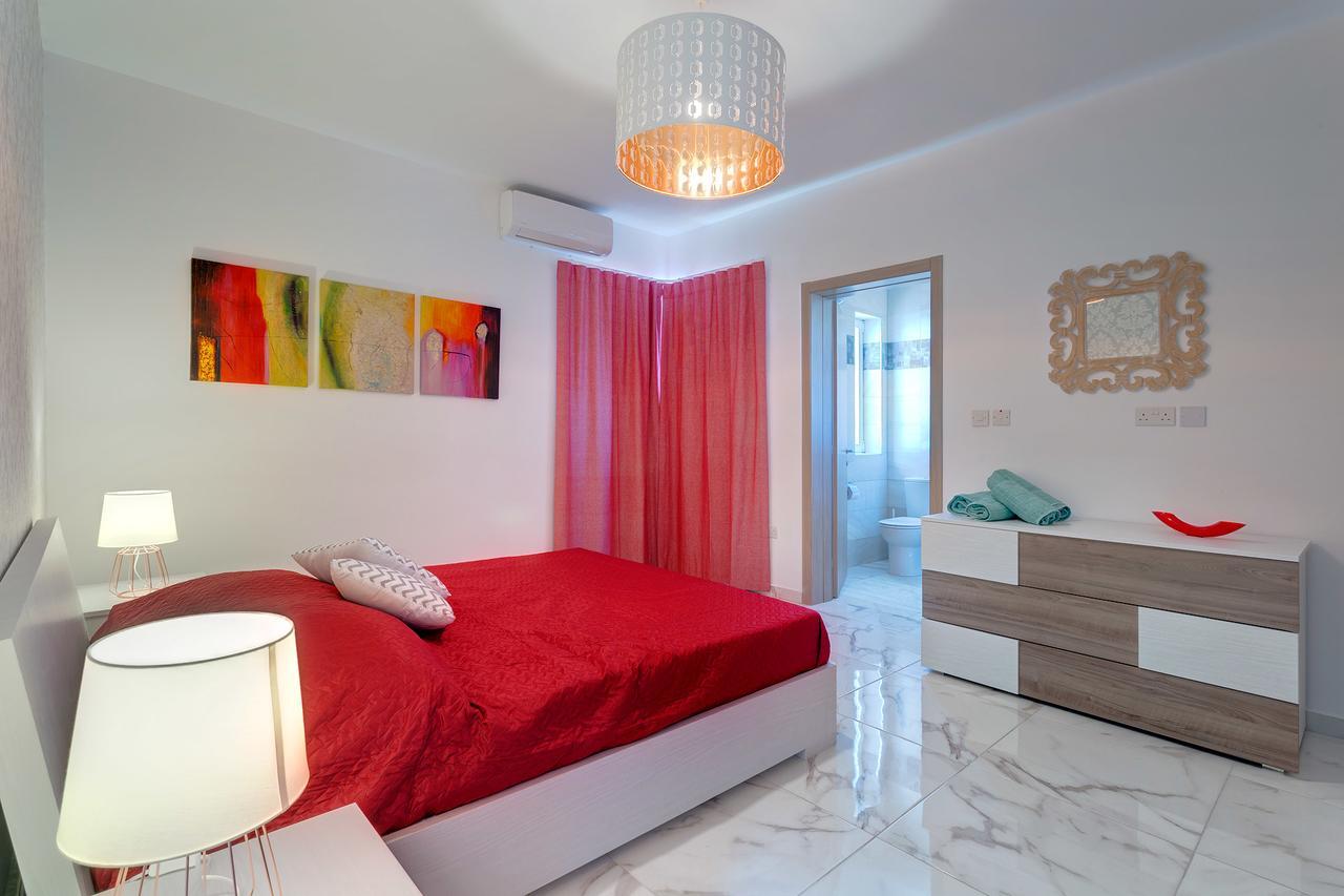 Marvelous 2 Bedroom Apartment By The Sea Qawra Exterior photo