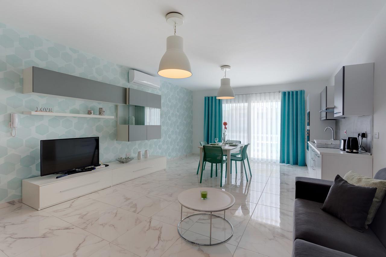 Marvelous 2 Bedroom Apartment By The Sea Qawra Exterior photo