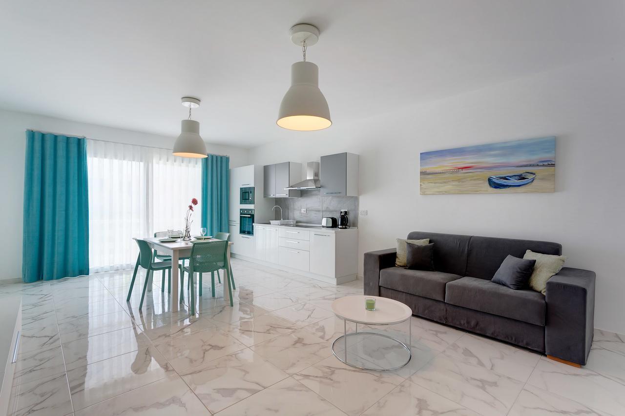 Marvelous 2 Bedroom Apartment By The Sea Qawra Exterior photo